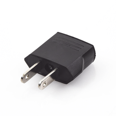 Adaptador de enchufe europea a americano Calidad PREMIUM @ 6 A ; 110 - 250 Vca