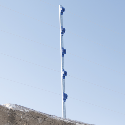 Aislador de Paso colo Azul reforzado para cercos eléctricos resistente al clima extremoso