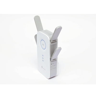 Repetidor / Extensor de Cobertura WiFi AC 2600 Mbps doble banda 2.4 GHz y 5 GHz con 1 puerto 10/100/1000 Mbps 4 antenas externas