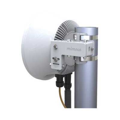 Radio Backhaul PTP en frecuencia 24 GHz MIMO 4X4:4 1.5 Gbps Antena integrada 33 dBi IP67 Puerto SFP Adaptación automática al entorno Sin interferencia