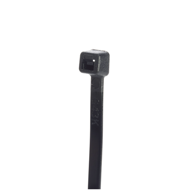 Cincho de Nylon 6.6 StrongHold™ 188mm largo x 4.8mm ancho Color Negro Exterior Resistente a Rayos UV Paquete de 1000pz