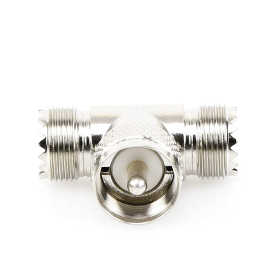 Adaptador en forma T de Conector UHF Macho (PL-259) a Doble UHF Hembra (SO-239) Níquel/ Plata/ Delrin.