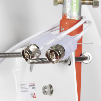 Antena Direccional con Frecuencia Extendida / 4.8 - 6.5 GHz / 28 dBi / Jumper incluido con conector N-Macho / Polaridad en 90º y 45º / Montaje incluido para torre o mástil