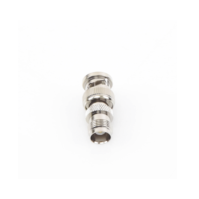 Adaptador en Línea de Conector TNC Hembra a BNC Macho Níquel/ Oro/ Teflón.