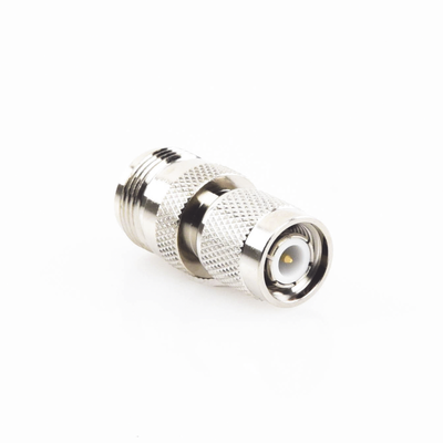 Adaptador en Línea de Conector TNC Macho a N Hembra Níquel/ Oro/ Teflón.