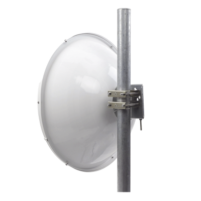 Antena Direccional de Alto Rendimiento/ Parábola profunda para mayor aislamiento al ruido / 29 dBi / 4.9 - 6.4 GHz / Conector de guía de onda para radios B5x y C5x / Fácil Montaje y Soporte de acero inoxidable / Radomo Incluido