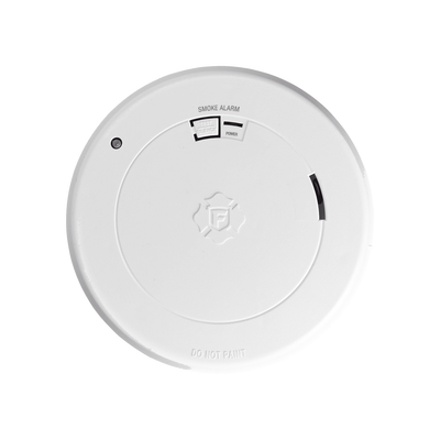 Alarma de Humo First Alert SM210L / Sensor Fotoelectrico / Batería de Litio Sellada de 10 Años / Luz de Seguridad / Rango de Temperatura 4.4°C a 37.8°C/ Cumple UL217 CSFM NFPA 72 NFPA 101 ICC
