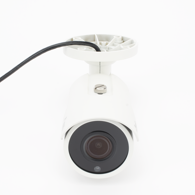 Camara Bala IP 5MP | LENTE MOT 2.7 - 13.5 MM |Compatible Con Terceros | API Onvif Profile S/T | IK10 IP67 | 30M IR | H.265 | SOPORTA E/S ALARMA| SOPORTA E/S AUDIO