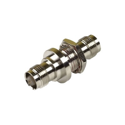 Adaptador Doble TNC Hembra para Chasis  Montaje Hermético con Aro de Goma y en Tipo D-Plano  Níquel/ Oro/ Teflón.