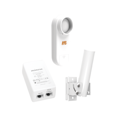 Kit de radio C5X  rango de frecuencia extendida (4.9 a 6.4 GHz)   incluye inyector POE  cable de alimentación y montaje universal para tubo o poste