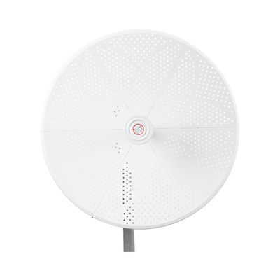 Antena direccional para C5x  C6x  B6X y B5x  Guía de onda para mantener la integridad de la señal y minimiza la pérdida en transmisión   4.9 - 6.5 GHz  3 ft  Ganancia de 34 dBi  Montaje incluido