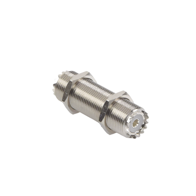 Adaptador Pasamuros de Doble UHF Hembra (SO-239)  Montaje para Panel con Rosca Estándar.