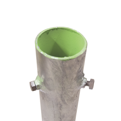 Base para Mástil Hasta 2" con Opresores  Base de 30 x 30 cm y Tubo de 50 cm Ced. 30. Galv. Inmersión.