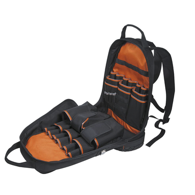Mochila para herramientas Tradesman Pro™ de 36 8 cm en color negro con 39 bolsillos (No incluye herramientas).