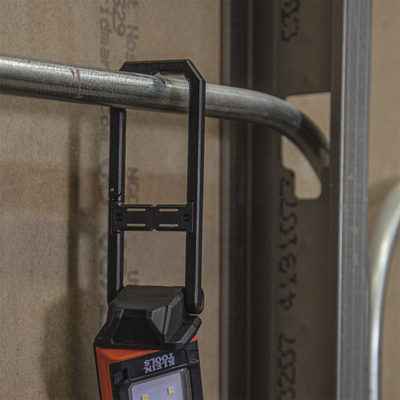 Lámpara de LED para Trabajo Personal  Recargable y Magnética (53 x 130 x 42 mm). 2 Potencias a elegir. Puede Cargar Smartphone