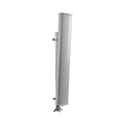 Antena Sectorial para Celular en 1900 MHz con 18 dBi de ganancia.  Antena de Servicio que se utiliza para los amplificadores de señal celular para cubrir comunidades alejadas.