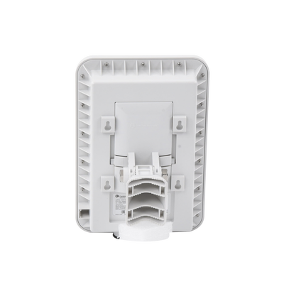 Access Point WiFi Industrial cnPilot e502 de alta capacidad para exterior  IP67  doble banda  antena de 30° y puerto PoE secundario (PL-E500USCA-RW)
