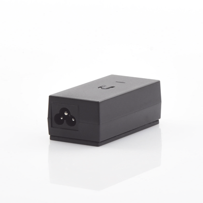 Adaptador PoE Ubiquiti de 24 VDC  0.5 A con puerto Gigabit  compatible con airGateway
