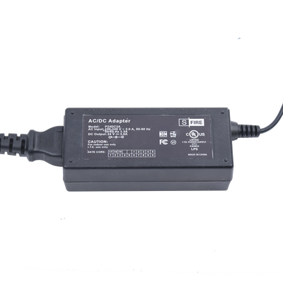 Adaptador de pared de 24 Vcc Regulado @ 3A / UL / Voltaje de Entrada de 100-240 Vca