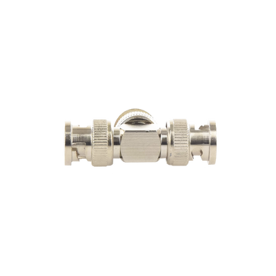 Adaptador de Triple conectores BNC macho para uso en sistemas de video vigilancia en aplicación con cables coaxiales RG-59/ RG-6  Níquel/ Oro/ Politetrafluoroetileno.