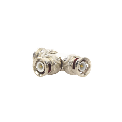 Adaptador de Triple conectores BNC macho para uso en sistemas de video vigilancia en aplicación con cables coaxiales RG-59/ RG-6  Níquel/ Oro/ Politetrafluoroetileno.