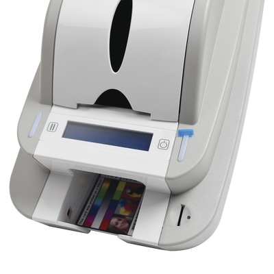Kit de Impresora de tarjetas de PVC/ Cinta 250 impresiones/ Paq 100 tarjetas PVC/ Software / Impresión UN SOLO LADO / Laminación opcional