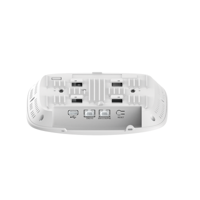 Punto de Acceso Empresarial Wi-Fi 6/6E XE3-4 / 3 Radios (2.4  5 y 6 GHz) Definidos por Software (SDR) / Hasta 1 500 Clientes / Gestión desde la Nube cnMaestro / Seguridad WPA3 / Montaje en Techo o Plafón / Alimentación PoE