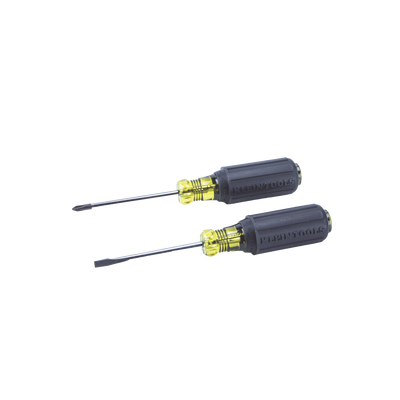 Juego de 8 Desarmadores con Mango Cushion-Grip™: 2 de punta Plana de 1/4&#039;&#039; (6.4 mm) y 5/16&#039;&#039; (7.9 mm); 2 de punta Cabinet de 5/16&#039;&#039; (7.9 mm) y 3/16&#039;&#039; (4.8 mm); tres de punta Phillips n.º 1  n.º 2 y n