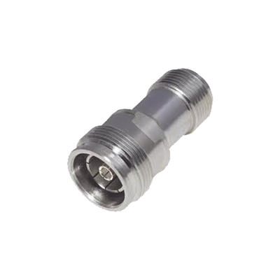 Adaptador en Línea de Conector 4.3-10 Hembra a N Hembra  Bronce Blanco/ Plata/ Teflón.