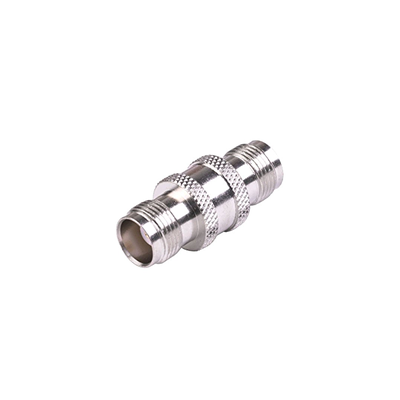 Adaptador Barril en Línea de Conector TNC Hembra a TNC Hembra  Níquel/ Oro/  Teflón.